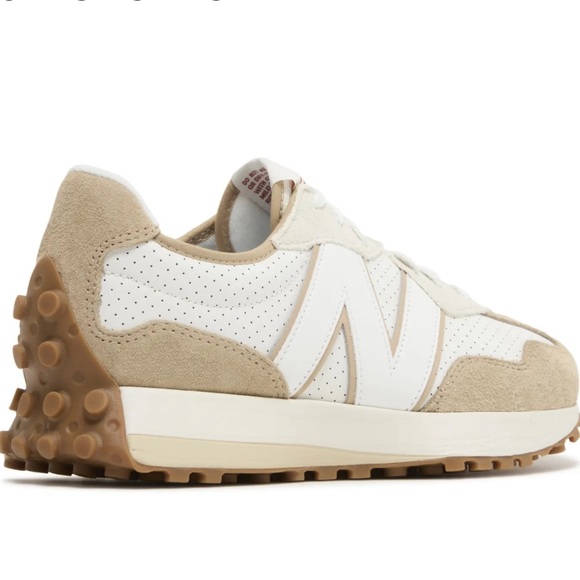 New Balance 327 - Picture 8 of 11